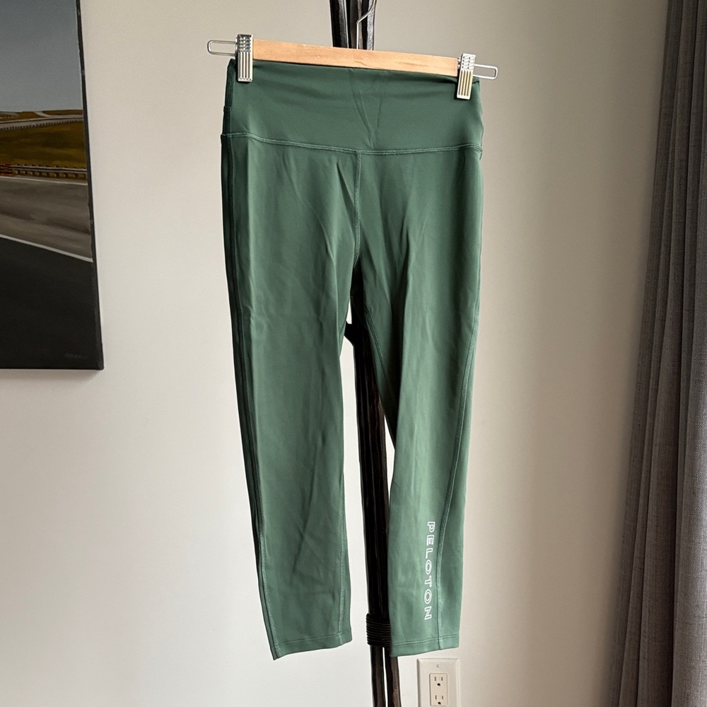 Peloton Green Cropped Leggings